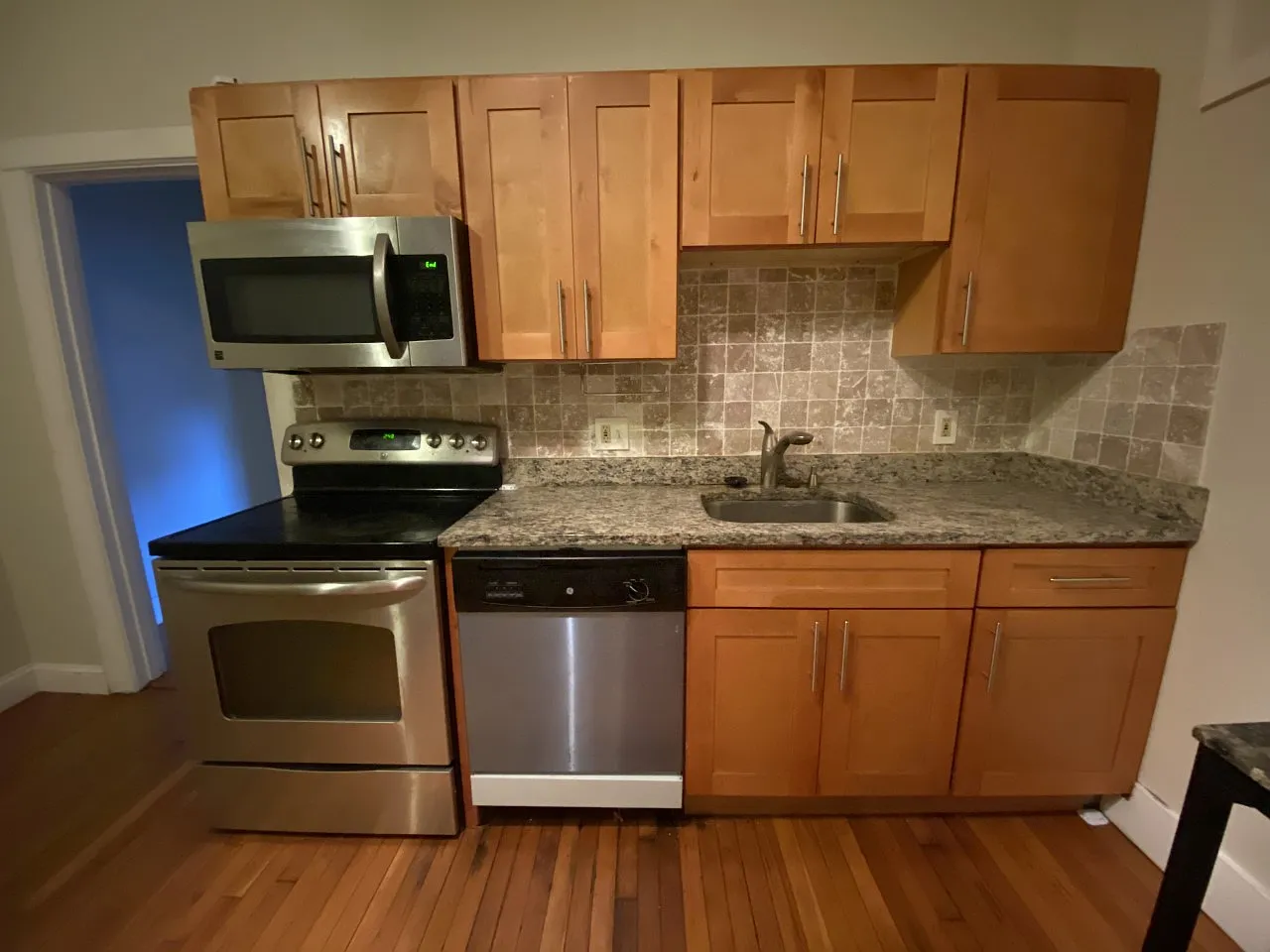 3 bed, 9999 sqft, $3,500 — Photo 1