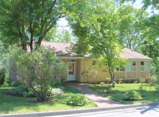 41 Iroquois St, Worcester, MA 01602