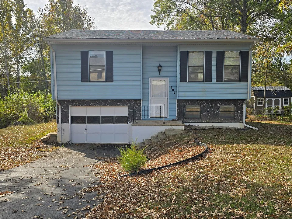 1304 Winchester Dr