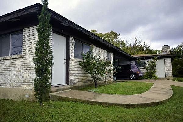 1st image of 1600 Parker Ln