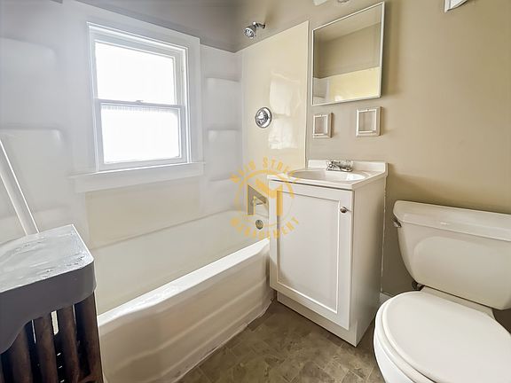 5th image of 1330 E Walnut St #2