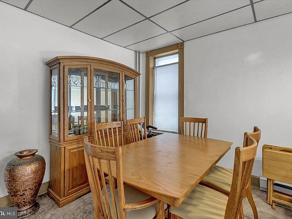 5th image of 163 W Greenwich St