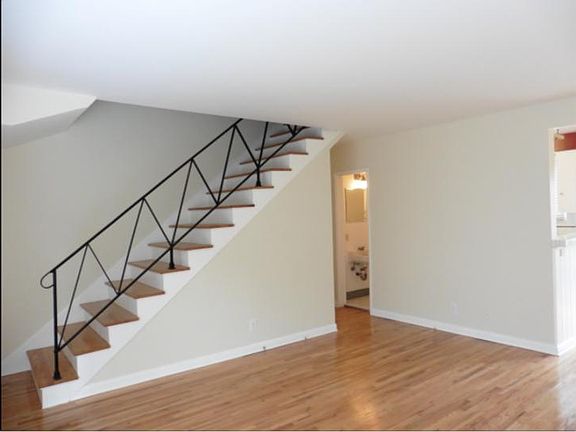 5th image of 14333 Albers St APT 3