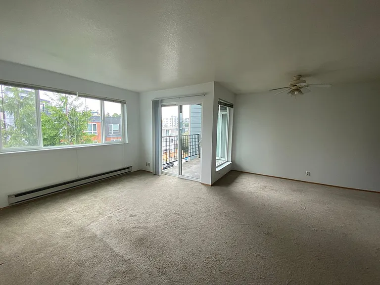 University Court Apartments — Photo 28
