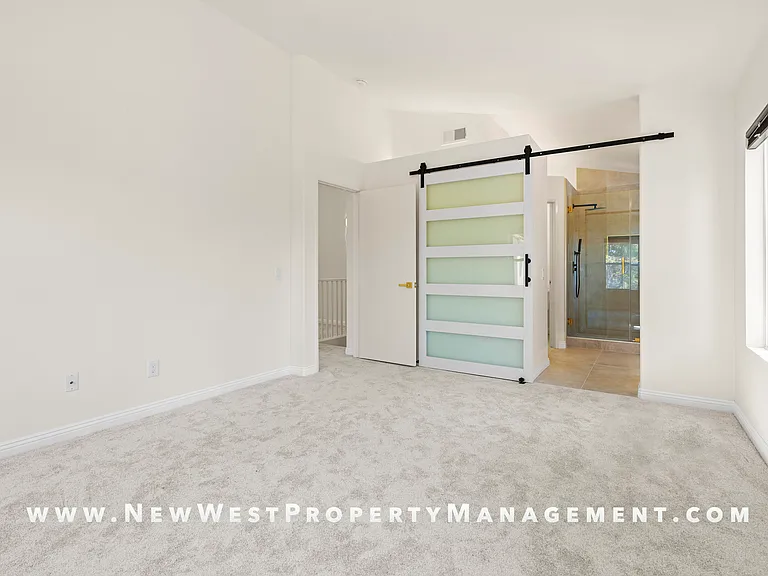 5522 Renaissance Ave #1 — Photo 24