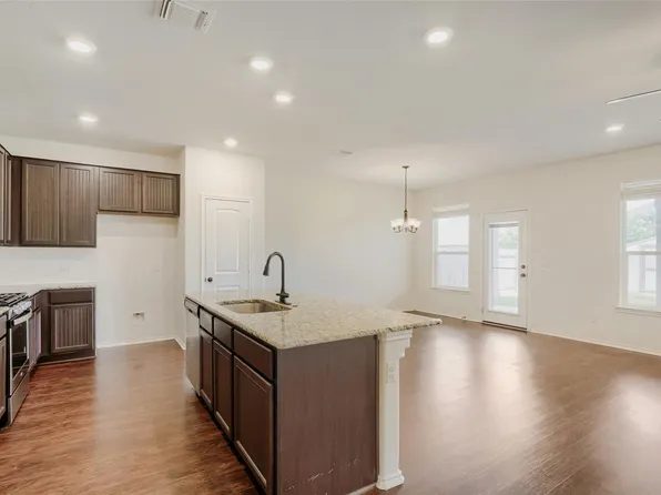 104 Kavanaugh St, Georgetown, TX 78628