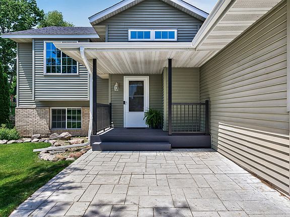 2nd image of 9613 River Forest Dr