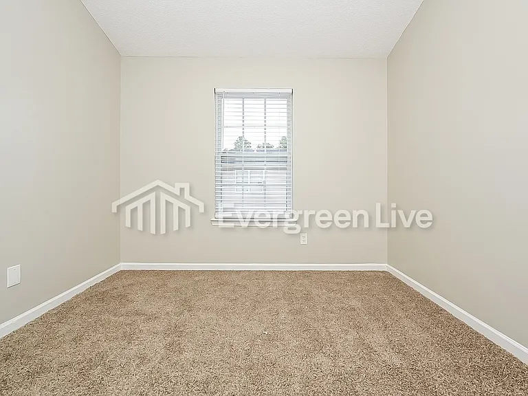 450 Kara Ln — Photo 4