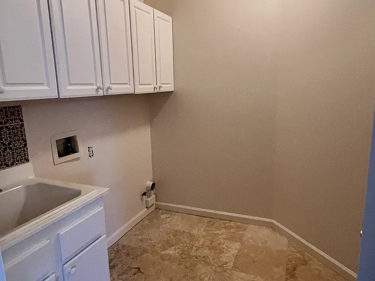 8240 Campbell Ct — Photo 13