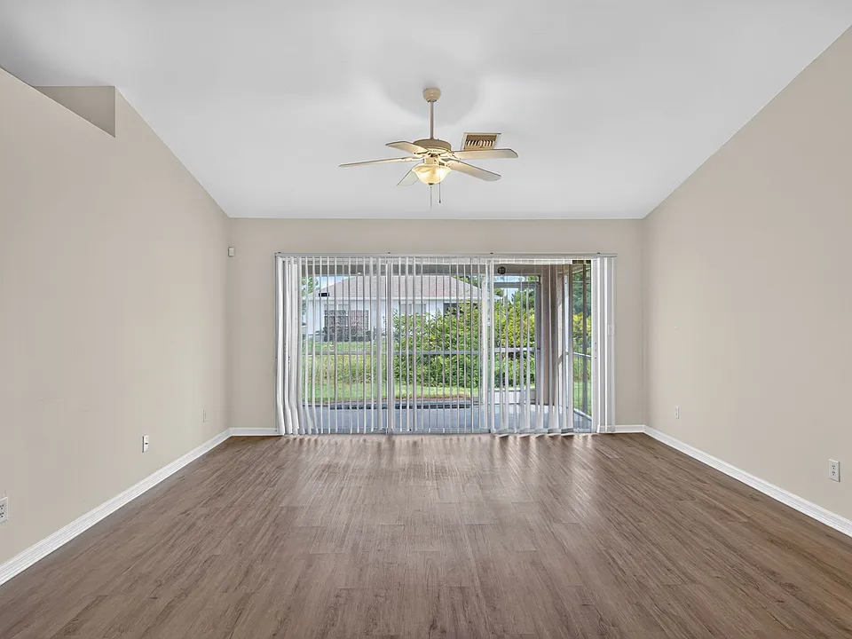 3300 70th St W