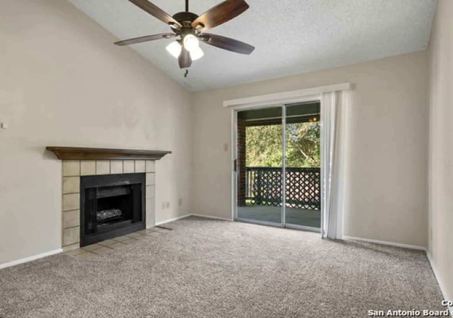 2 Bed 1 Bath Condo in Highland Park Condos — Photo 3