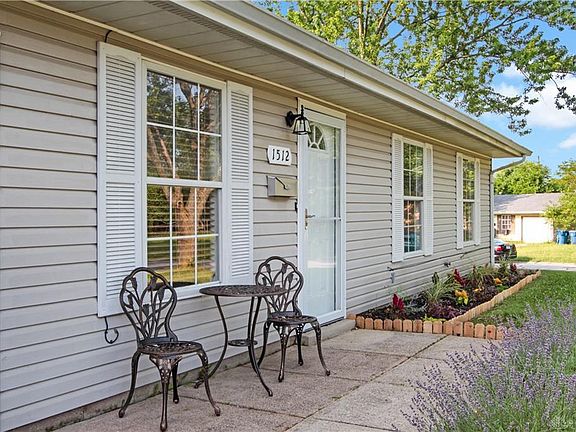 3rd image of 1512 Beatrice Dr