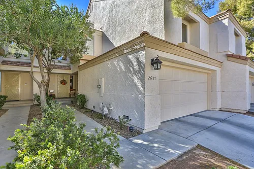2657 Seashore Dr Photo 1