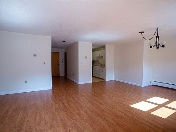 4th image of 20 Stenton Ave #201