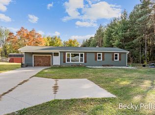 1721 E Pontaluna Rd, Spring Lake, MI 49456