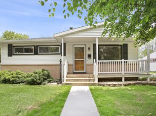 1523 N Bel Ayr Dr, Waukesha, WI 53188