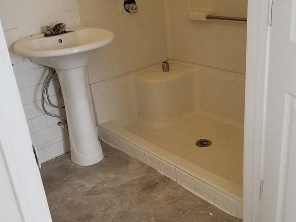 5th image of 10735 SW 81st St