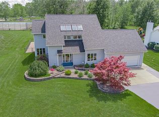 5566 Oakwood Dr, North Tonawanda, NY 14120