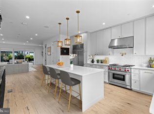 1323 Bainbridge St, Philadelphia, PA 19147