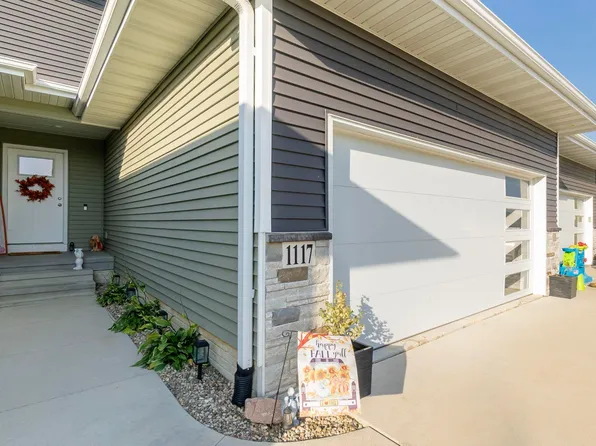 1117 Loren Dr, Cedar Falls, IA 50613