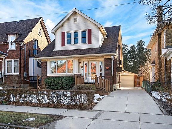 4th image of 436 Maple Ave