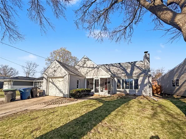 4210 Wakonda Pkwy, Des Moines, IA 50315