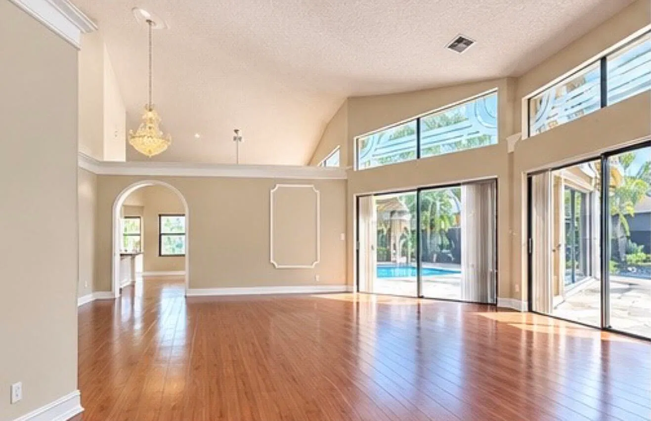 4 bed, 3.0 bath, 2076 sqft, $5,000 — Photo 2