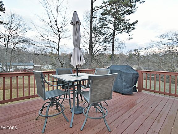 5th image of 6709 Mallard Ln