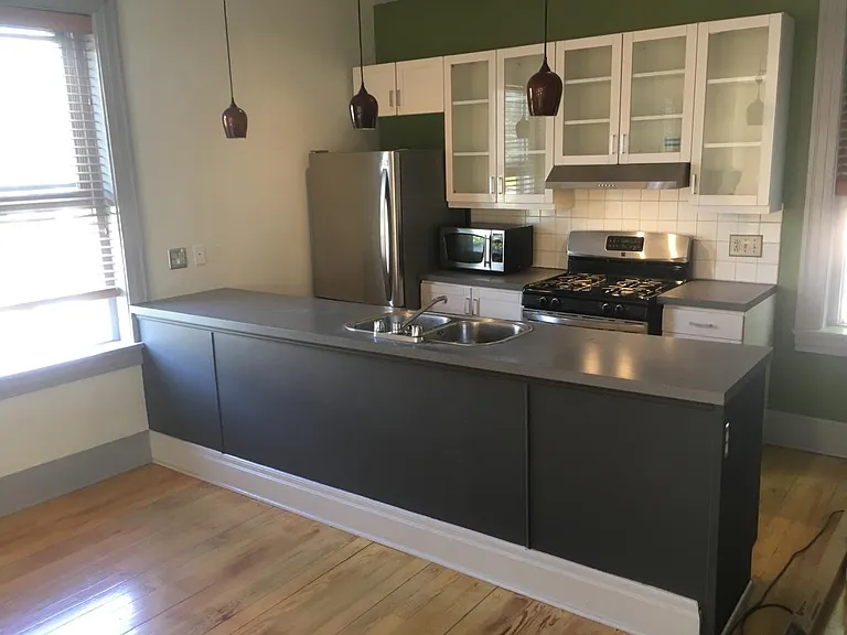 301 Roup Ave #2 — Photo 3