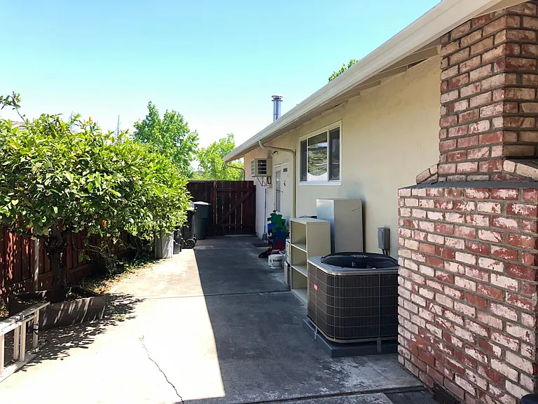 958 Durlane Ct — Photo 17