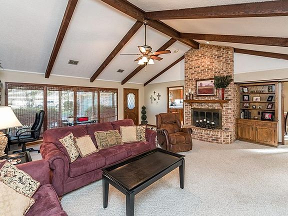 4th image of 4396 Parkridge Dr