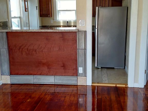 3rd image of 223 Southlook Ave