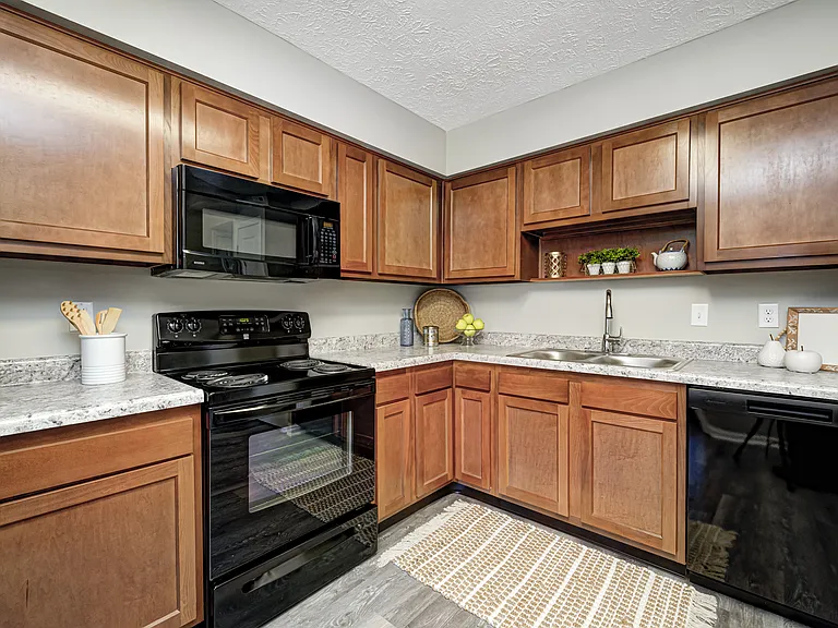 Ivy Knoll Apartments — Photo 9