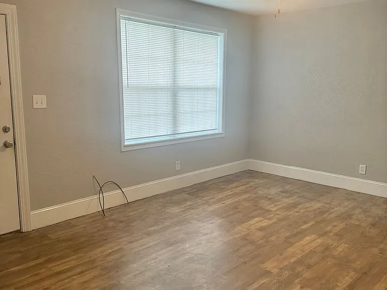 5306 N Trenholm Rd — Photo 2