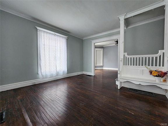 5th image of 218 S Pleasant St