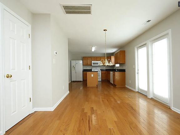 5th image of 4014 Springfield Creek Dr