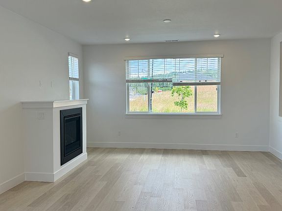5th image of 14596 NW Lazarus Ln