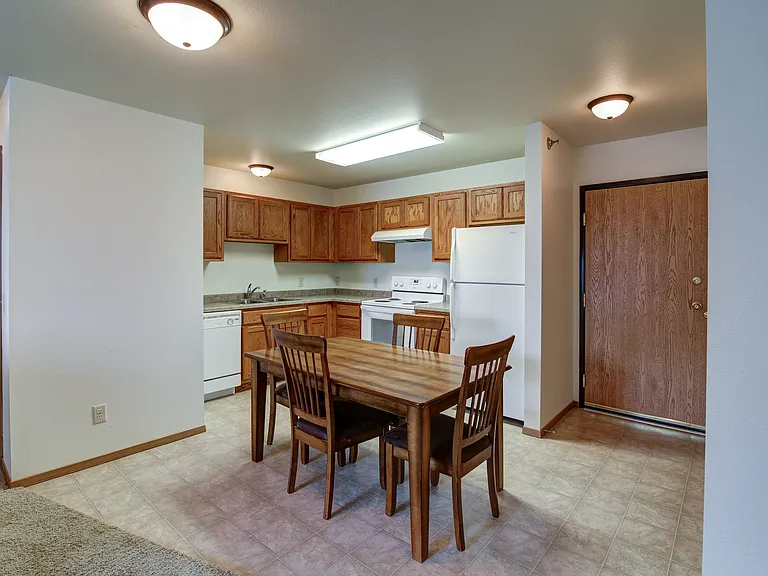 Dakota Point Apartments — Photo 5