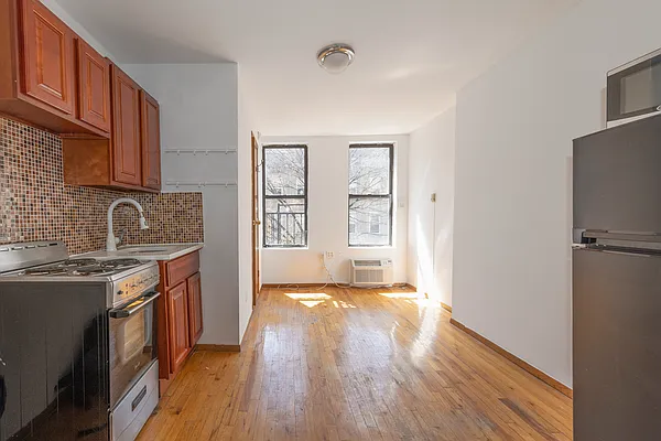 Rented by AZ REALTY NYC LLC | media 6