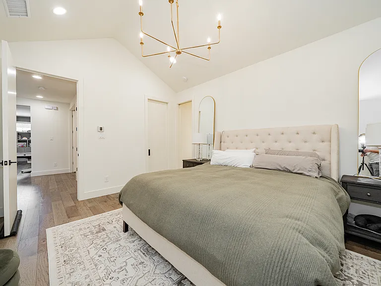 11616 Jamestown Rd — Photo 14