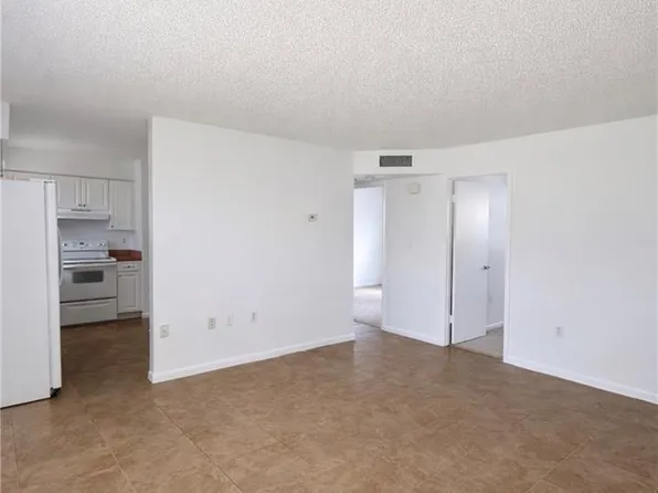 3325 Airport Rd N Unit T-4, Naples, FL 34105