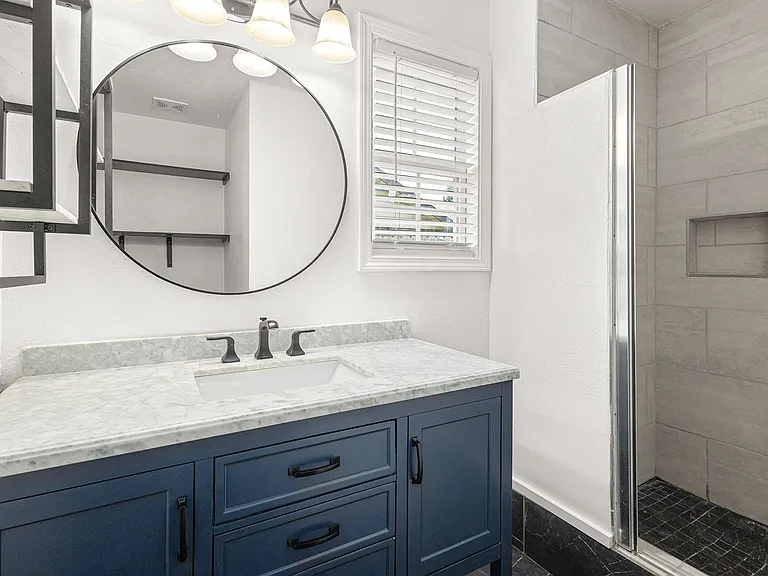 806 Michael St — Photo 13