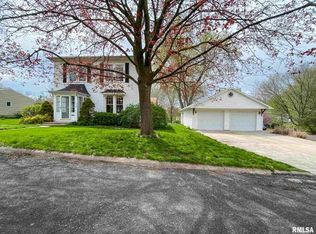 710 S Vennum St, Eureka, IL 61530