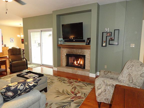 4th image of 903 Thomas Ave