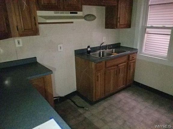 5th image of 104 Crystal Ave