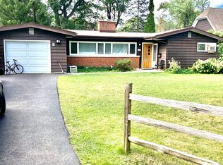 937 Woodlawn Rd, Glenview, IL 60025