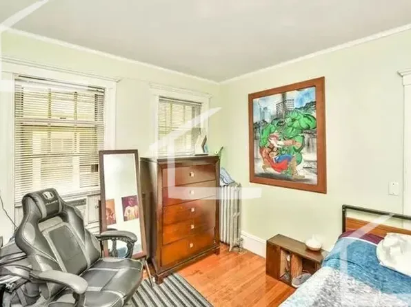 105 Colbourne Cres #2, Brookline, MA 02445