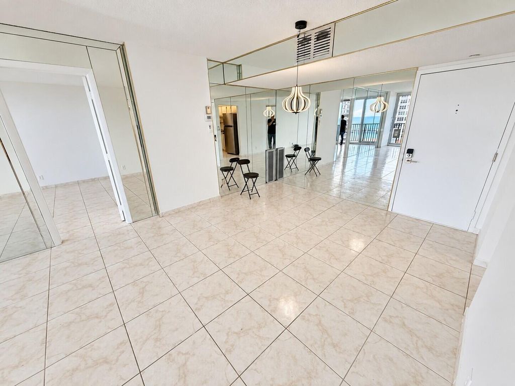 525 N Ocean Blvd APT 1621, photo 8