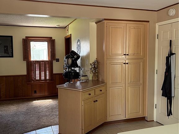 5th image of 70 Lake St