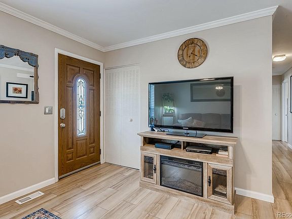 3rd image of 9861 Josephine St
